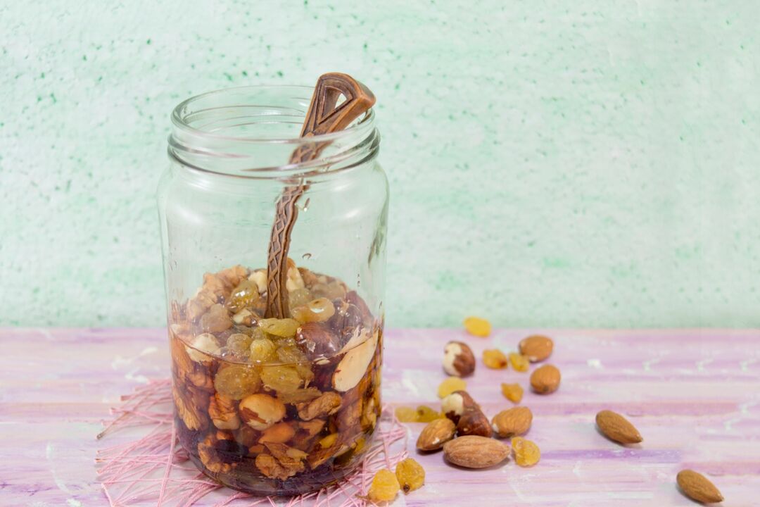 kacang sareng madu pikeun ningkatkeun potency